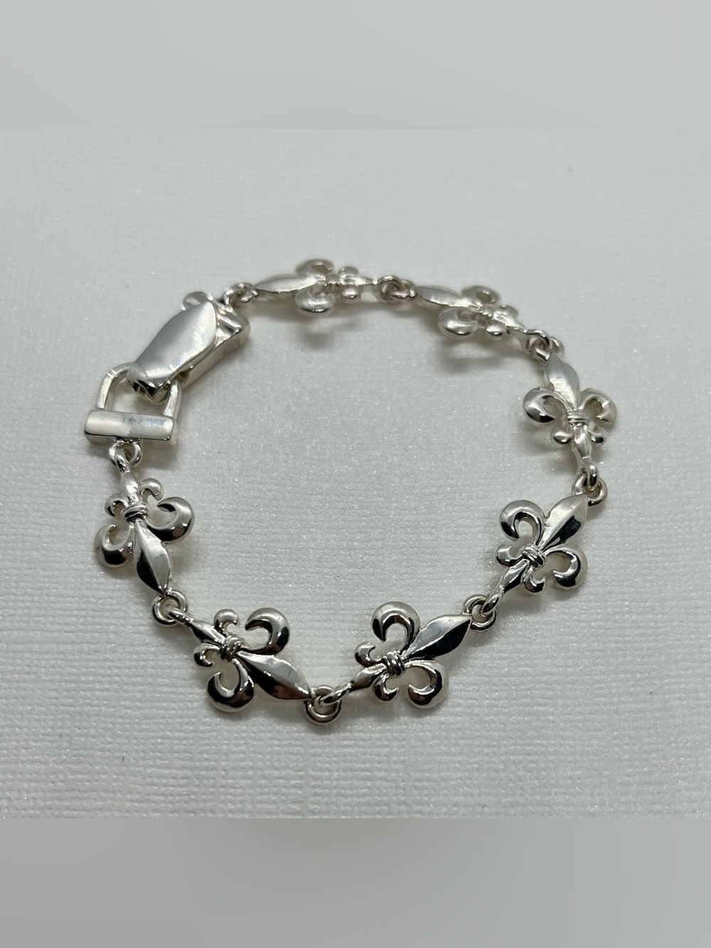 Silver tone Fleur-de-Lis Link Bracelet - Silver